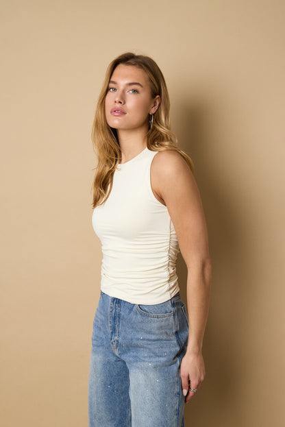 Elegant Knitted Sleeveless Top for All Shapes